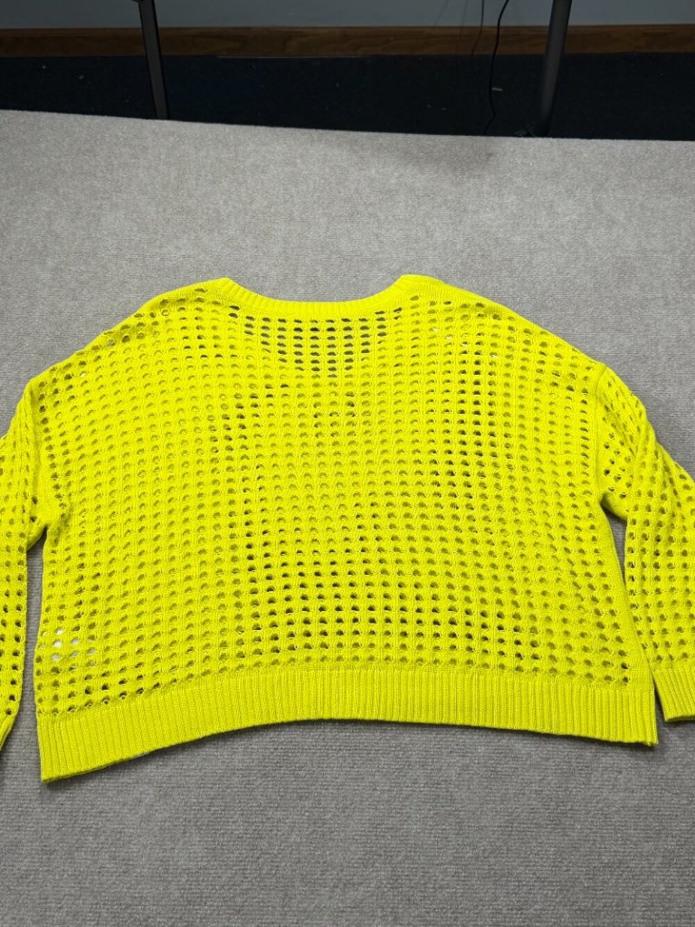 DKNY Jeans Neon Yellow V-Neck Open-Knit Crochet Sweater L - Picture 3 of 8